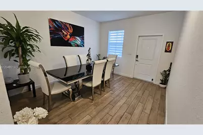 1677 SE 8th Ave, Homestead, FL 33034 - Photo 4