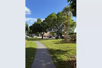 2830 Somerset Dr #402N, Lauderdale Lakes, FL 33311 - Photo 2