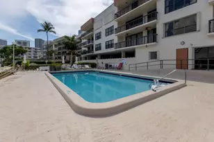 200 Golden Isles Dr, Hallandale Beach, FL 33009 - Photo 32