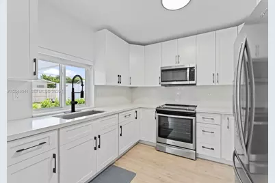19225 Bel Aire Dr, Cutler Bay, FL 33157 - Photo 10