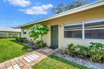 562 SW Kathy Ct, Margate, FL 33068 - Photo 1