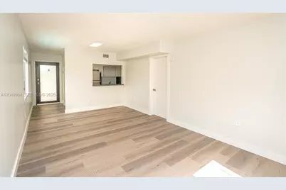 810 Salzedo St #10, Coral Gables, FL 33134 - Photo 4