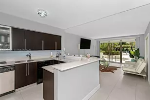1500 Bay Rd, Miami Beach, FL 33139 - Photo 12