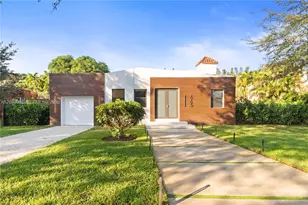 665 NE 117th St, Biscayne Park, FL 33161 - Photo 2