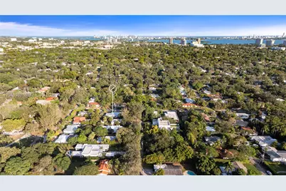665 NE 117th St, Biscayne Park, FL 33161 - Photo 30
