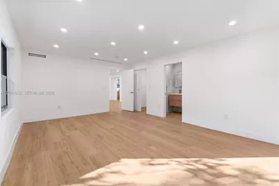 665 NE 117th St, Biscayne Park, FL 33161 - Photo 18