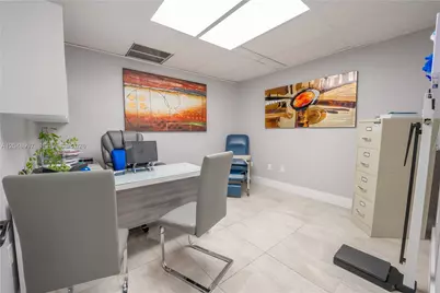 747 Ponce De Leon Blvd #402, Coral Gables, FL 33134 - Photo 14