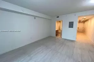 77 SE 5th St, Miami, FL 33131 - Photo 8