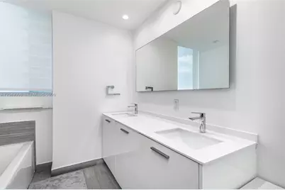 1300 Brickell Bay Dr #2509, Miami, FL 33131 - Photo 20