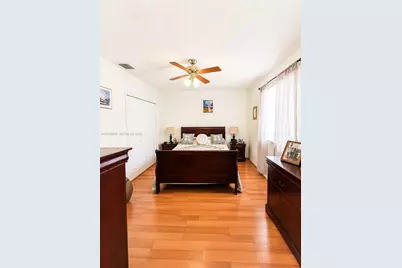 5800 W 18th Ln, Hialeah, FL 33012 - Photo 10