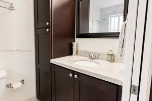 5800 W 18th Ln, Hialeah, FL 33012 - Photo 12
