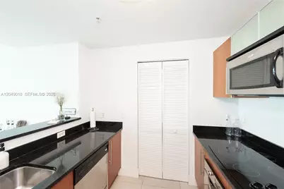 300 S Biscayne Blvd #T-2814, Miami, FL 33131 - Photo 8