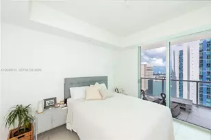 300 S Biscayne Blvd, Miami, FL 33131 - Photo 16