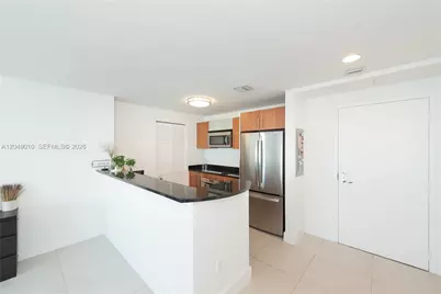 300 S Biscayne Blvd #T-2814, Miami, FL 33131 - Photo 6