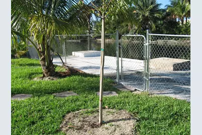 136 NW 14th Way #., Dania Beach, FL 33004 - Photo 6