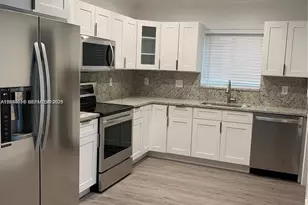 28 SE 7th St, Dania Beach, FL 33004 - Photo 4