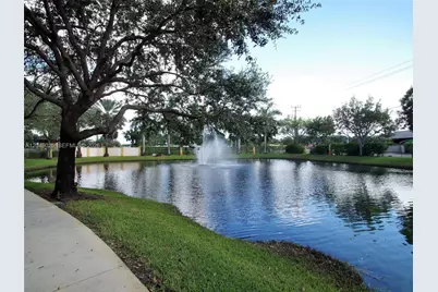 1308 N Santa Catalina Cir, North Lauderdale, FL 33068 - Photo 26