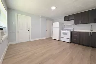 1825 McKinley St, Hollywood, FL 33020 - Photo 2