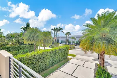 8871 SW 28th St, Miami, FL 33165 - Photo 32