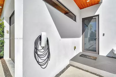 8871 SW 28th St, Miami, FL 33165 - Photo 38