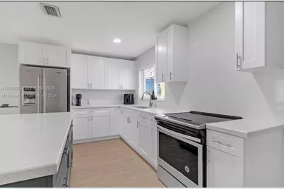 329 W 18th St, Hialeah, FL 33010 - Photo 18