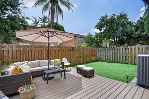 913 NW 135th Ave, Pembroke Pines, FL 33028 - Photo 20