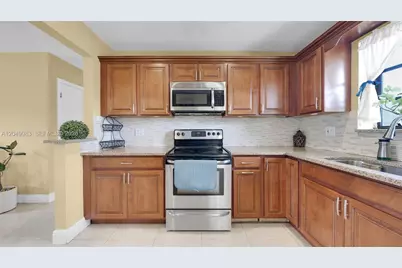 540 NW 14th St, Homestead, FL 33030 - Photo 10