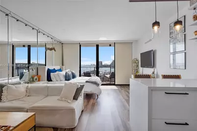 555 NE 15th St #518, Miami, FL 33132 - Photo 4