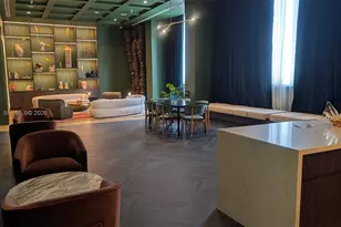 11 NE 6th St, Miami, FL 33132 - Photo 24