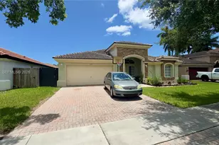 937 NE 35th Ave, Homestead, FL 33033 - Photo 2