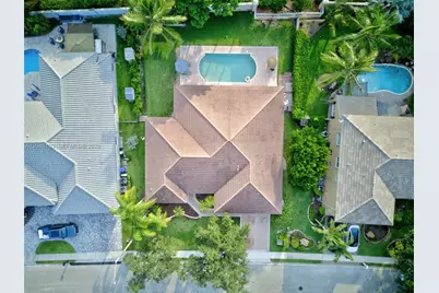 744 SW 159th Ln, Pembroke Pines, FL 33027 - Photo 38