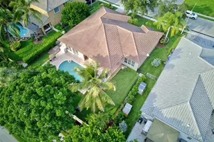 744 SW 159th Ln, Pembroke Pines, FL 33027 - Photo 40