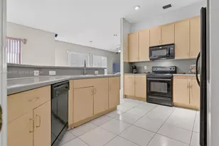744 SW 159th Ln, Pembroke Pines, FL 33027 - Photo 10