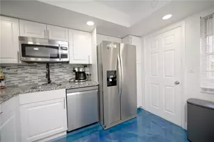 1551 NE Miami Gardens Dr, Miami, FL 33179 - Photo 2