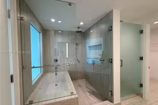 2411 Laguna Circle N, Miami, FL 33181 - Photo 60