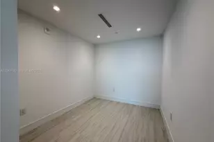 2411 Laguna Circle N, Miami, FL 33181 - Photo 66