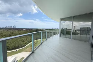 2411 Laguna Circle N, Miami, FL 33181 - Photo 44