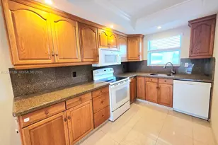 1400 NE 57th Ct, Fort Lauderdale, FL 33334 - Photo 4