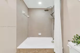 3800 Hillcrest Dr, Hollywood, FL 33021 - Photo 28
