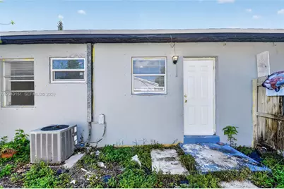 824 Bayberry Dr #Front, Lake Park, FL 33403 - Photo 10
