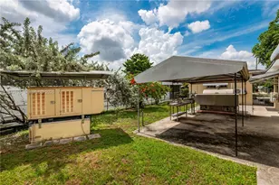 292 W 39th Pl, Hialeah, FL 33012 - Photo 34