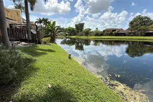 9492 NW 39th St, Sunrise, FL 33351 - Photo 34