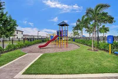 323 NE 208th Ter #0, Miami, FL 33179 - Photo 34