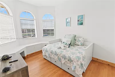 901 Dove Ave, Miami Springs, FL 33166 - Photo 12