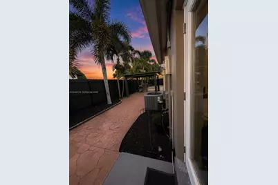 20501 NW 44th Ct, Miami Gardens, FL 33055 - Photo 16