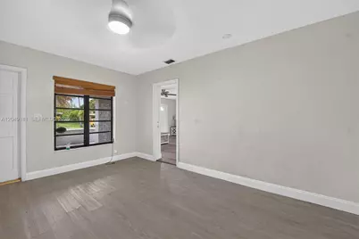 649 W Evanston Cir, Fort Lauderdale, FL 33312 - Photo 48