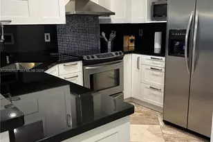 2301 Collins Ave, Miami Beach, FL 33139 - Photo 10