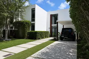 8631 Arboretum Ln, Miami, FL 33138 - Photo 2
