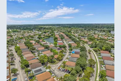 1108 E Jasmine Ln, North Lauderdale, FL 33068 - Photo 28