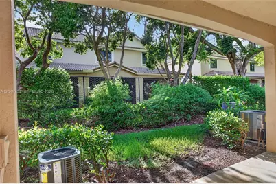 3969 Orange Tree Ln #3969, Weston, FL 33332 - Photo 4
